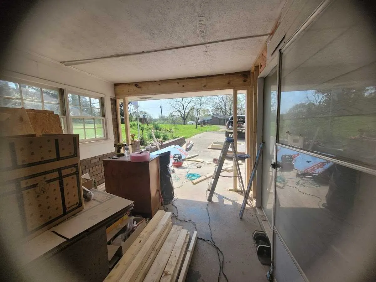 Air movers and dehumidifier for Water Mitigation Services in Grove City